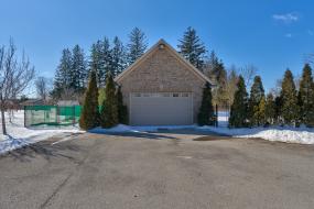 Property listing for 116 Gatepost Pl., Hamilton, ON